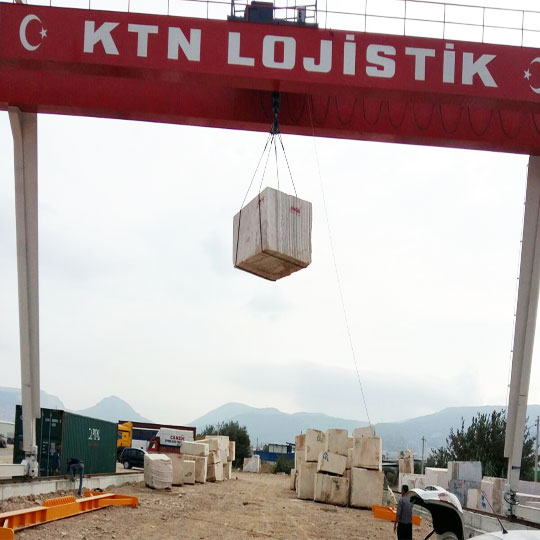 Ktn Lojisik Taşımacılık Hizmeti İzmir, Blok Depolama İndirme-Bindirme , Sandıklı Mermer Depolama , Sandıklı Konteyner Yükleme ,  Bandıl Konteyner Yükleme , Bandıl Depolama , İç ve Dış Nakliye Hizmetleri Sunmaktadır